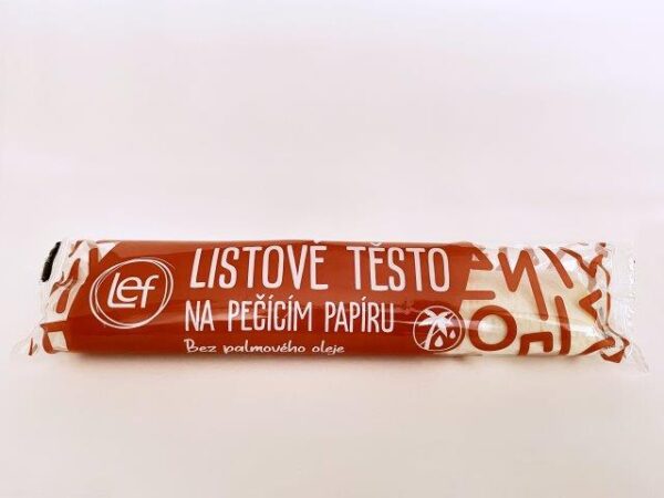 Listové těsto bez palm. oleje na pečícím papíru